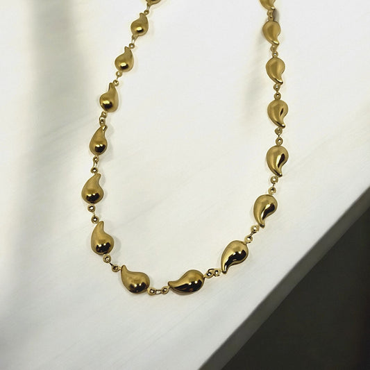 Luxaura Solitaire Teardrop Chain – Timeless Minimalist Necklace