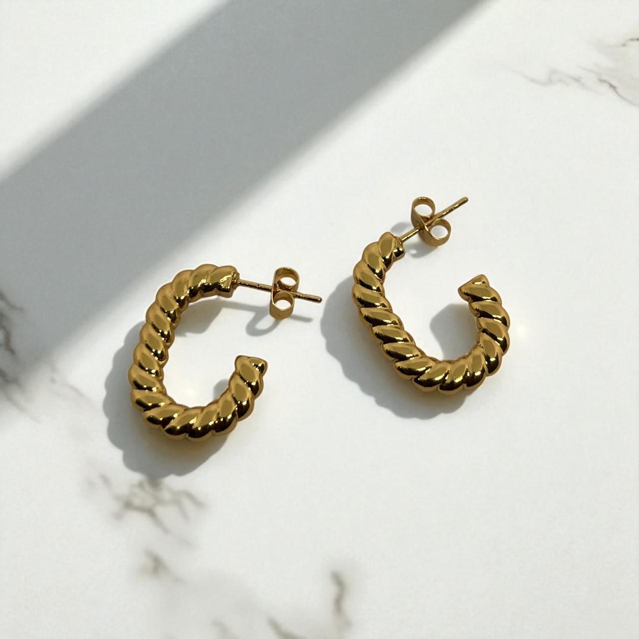 Aurora Twist Hoops – 18K Gold Plated Anti Tarnish Earrings